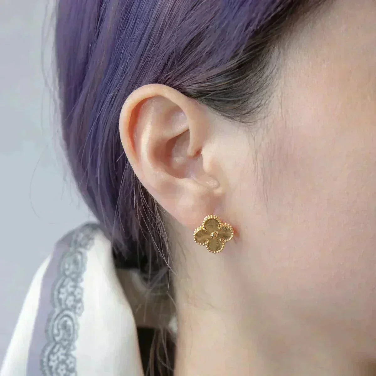 [Clover Jewelry]CLOVER MEDIUM 1 MOTIFS LASER EARRINGS