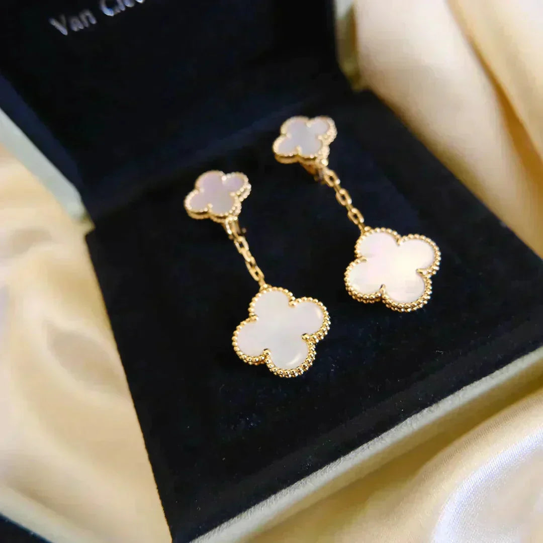 [Clover Jewelry]CLOVER 2 MOTIF WHITE MOP EARRINGS