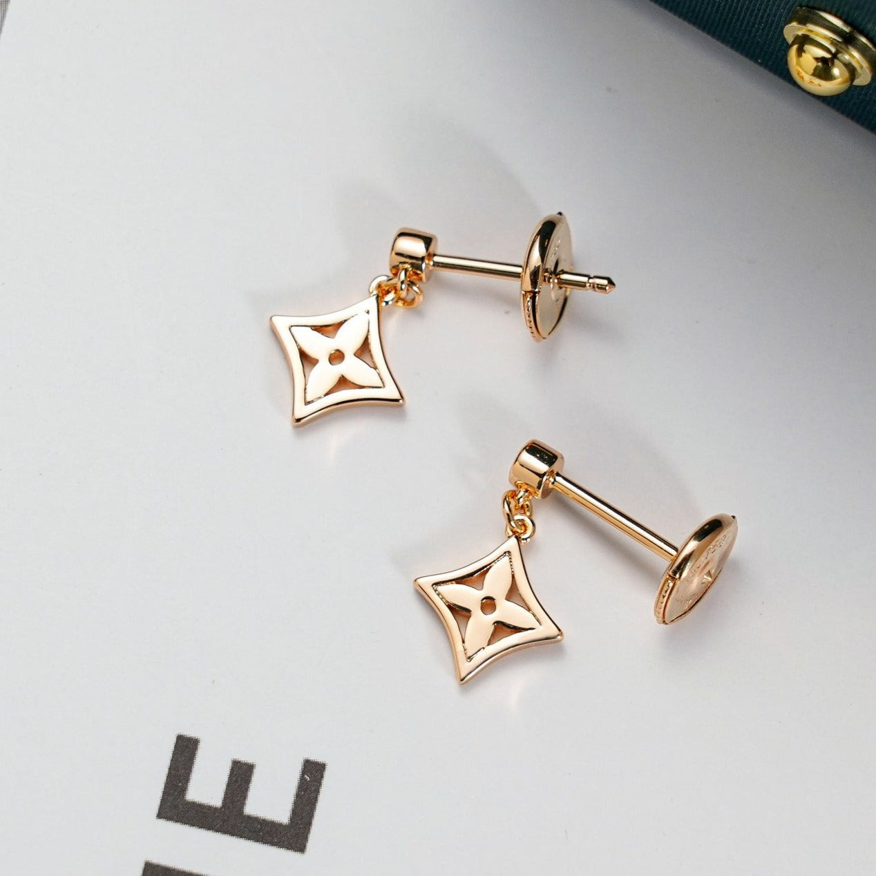 [Clover Jewelry]STAR EARRINGS GOLD
