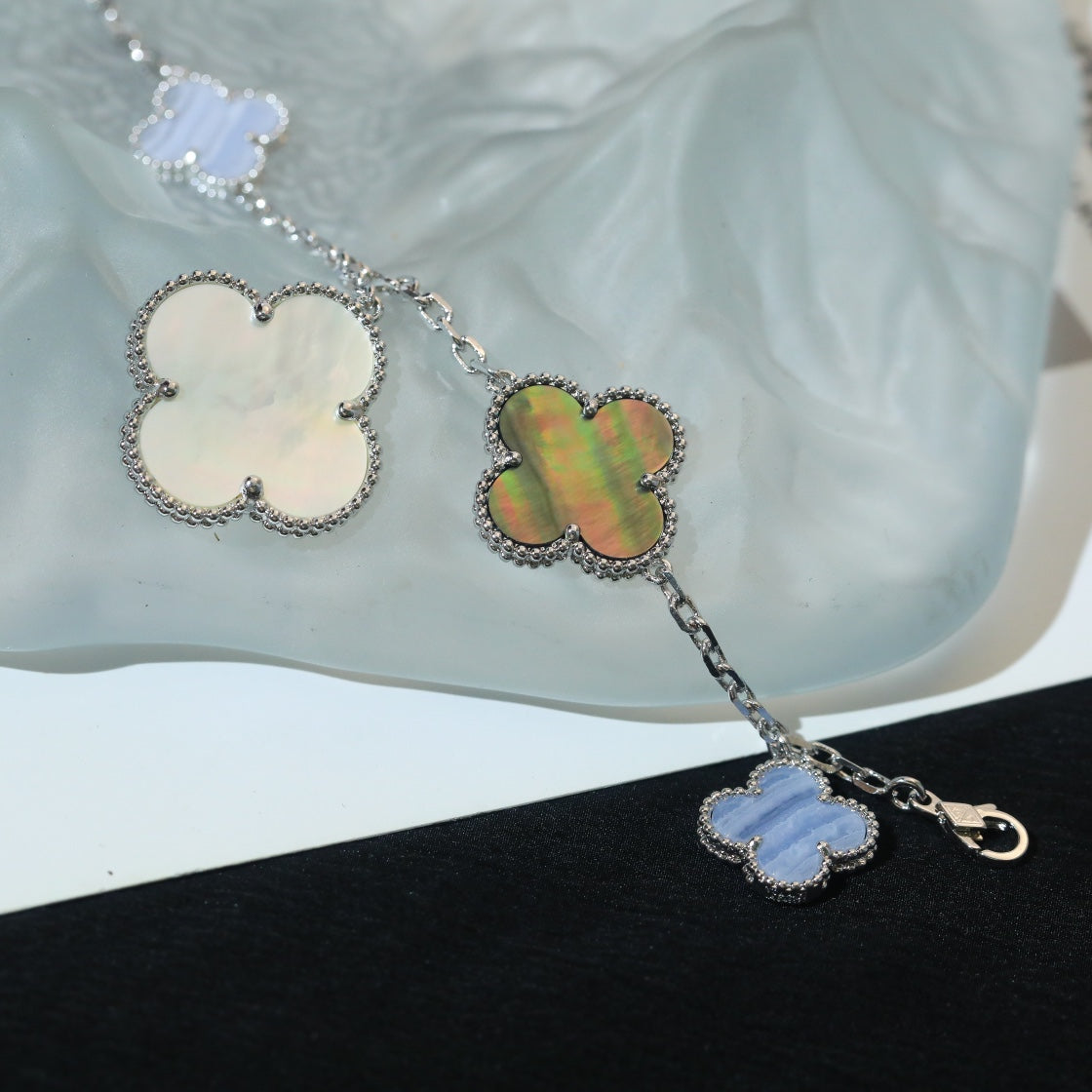 [Clover Jewelry]CLOVER BRACELET 5 MOTIFS MOP CHALCEDONY SILVER