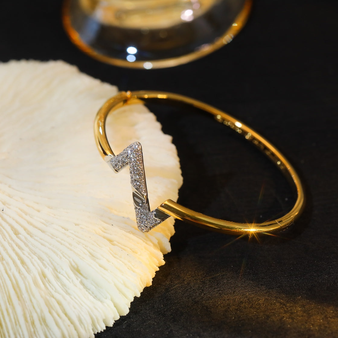 [Clover Jewelry]VOLTE UPSITE DOWN GOLD DIAMOND BRACELET