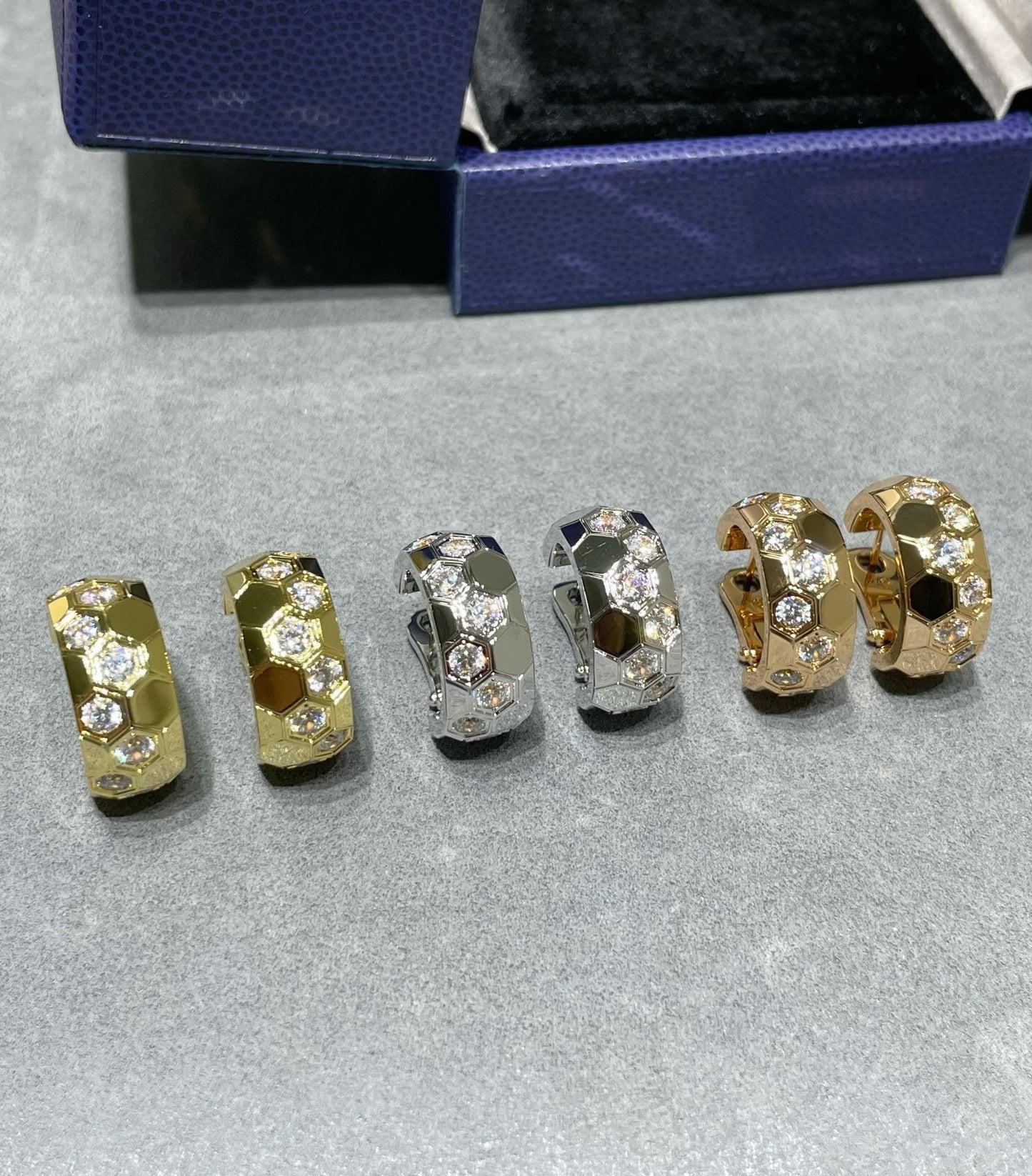 [Clover Jewelry]BEE LOVE DIAMOND HOOP EARRINGS