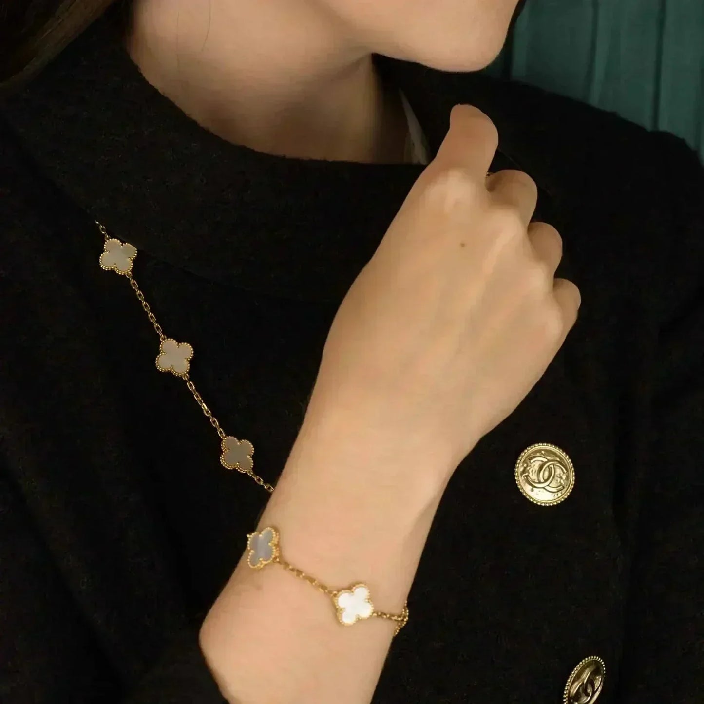 [Clover Jewelry]CLOVER  5 MOTIF WHITE MOP BRACELET