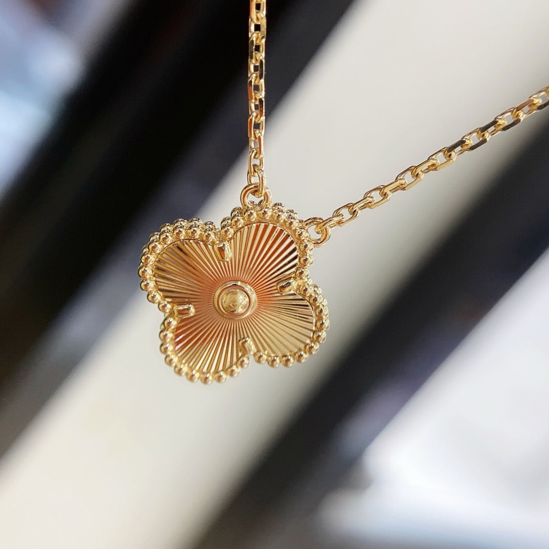 [Clover Jewelry]CLOVER 15MM LASER NECKLACE