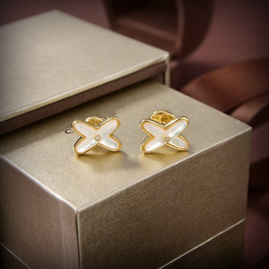 [Clover Jewelry]JEUX DE WHITE MOP GOLD DIAMOND EARRINGS